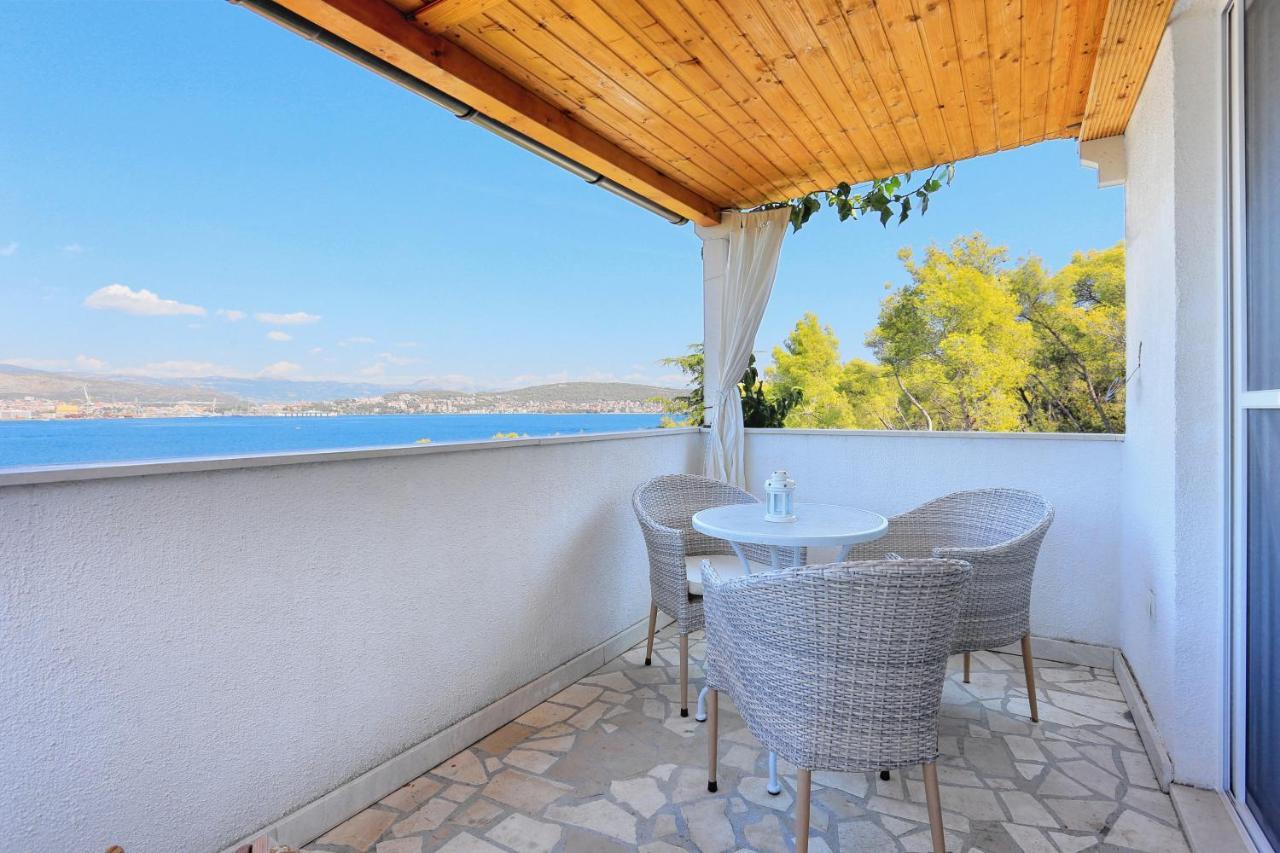 Apartments By The Sea Okrug Donji, Ciovo - 12502 Okrug Gornji Dış mekan fotoğraf