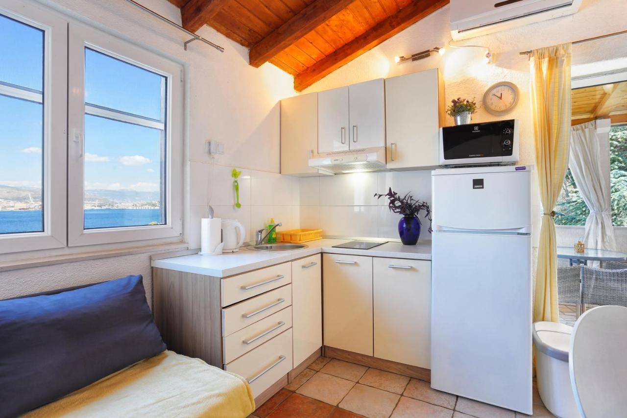 Apartments By The Sea Okrug Donji, Ciovo - 12502 Okrug Gornji Dış mekan fotoğraf