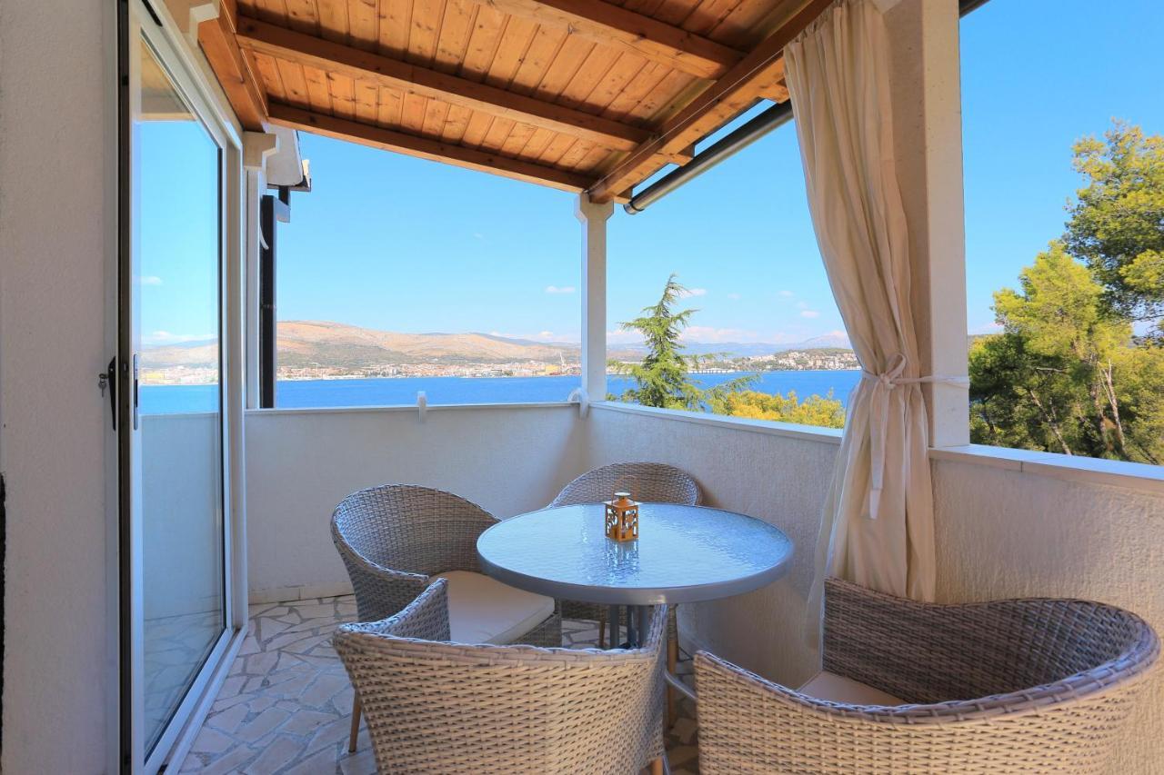 Apartments By The Sea Okrug Donji, Ciovo - 12502 Okrug Gornji Dış mekan fotoğraf